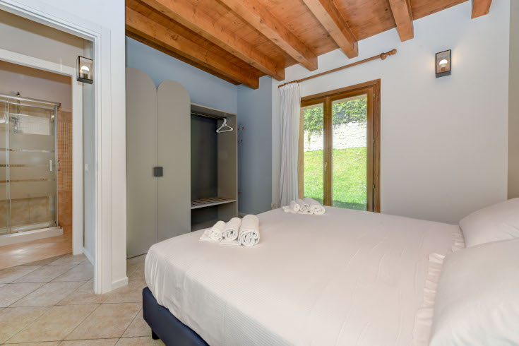 lake garda apartment with 
